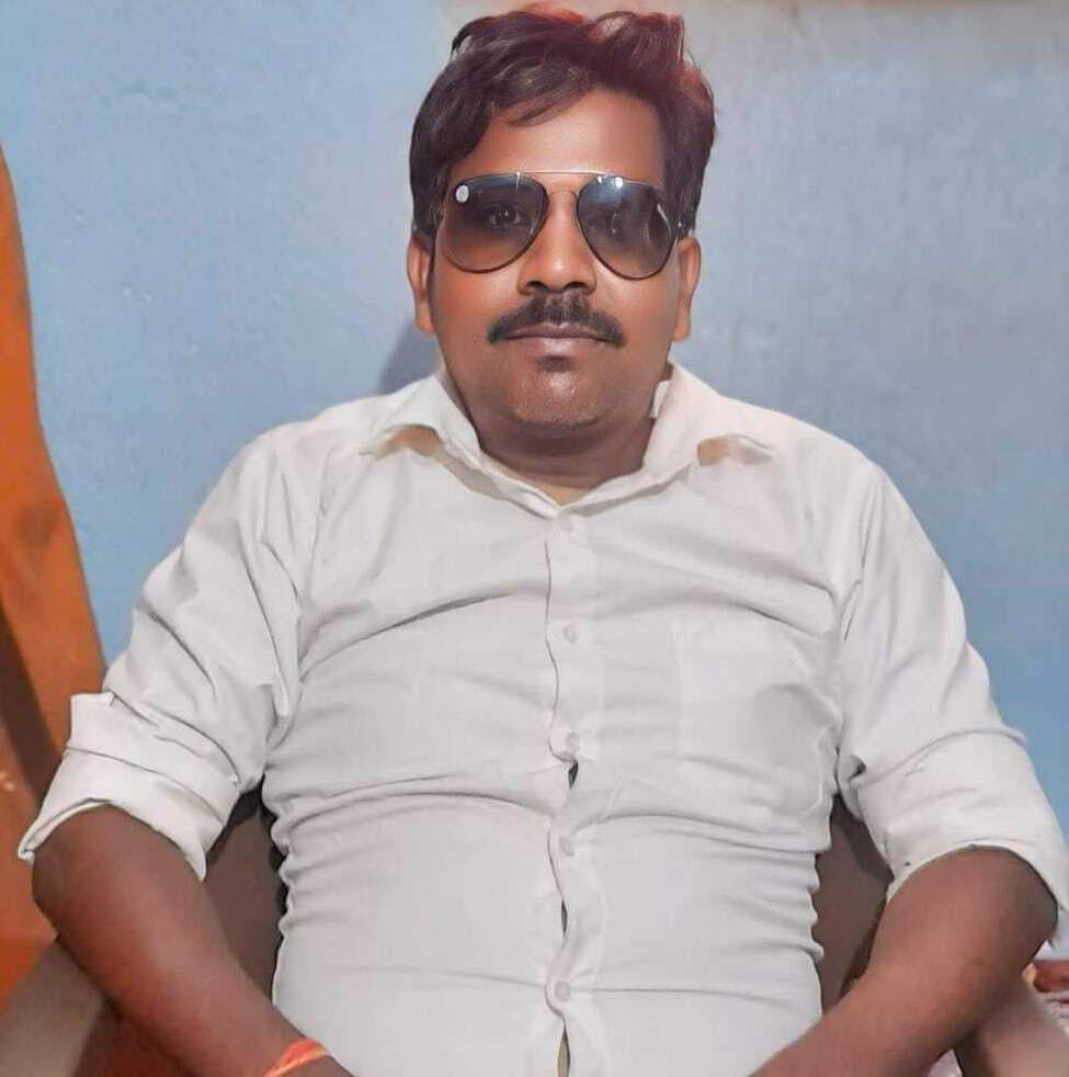 करंट लगने से फास्ट फूड विक्रेता की मौत, ग्रामीणों ने किया सड़क जाम