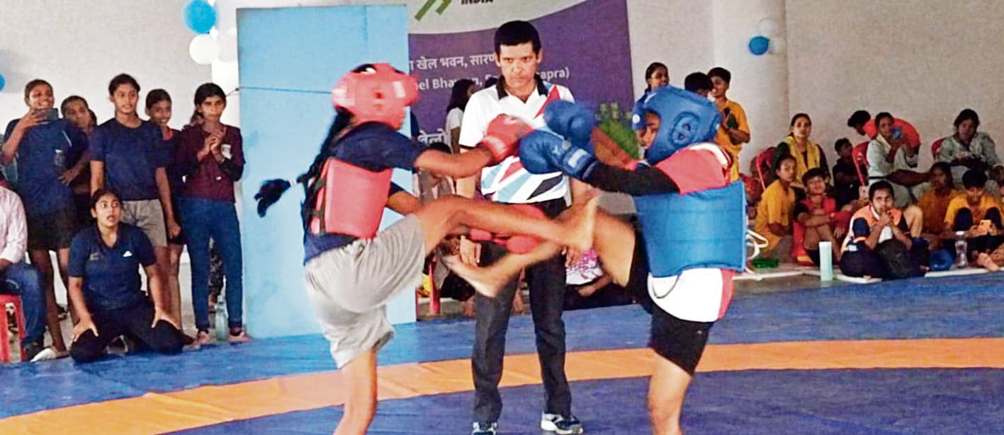 Chhapra News : राज्यस्तरीय स्कूली बालिका वुशु प्रतियोगिता में प्रतिभागियों ने दिखाये कौशल