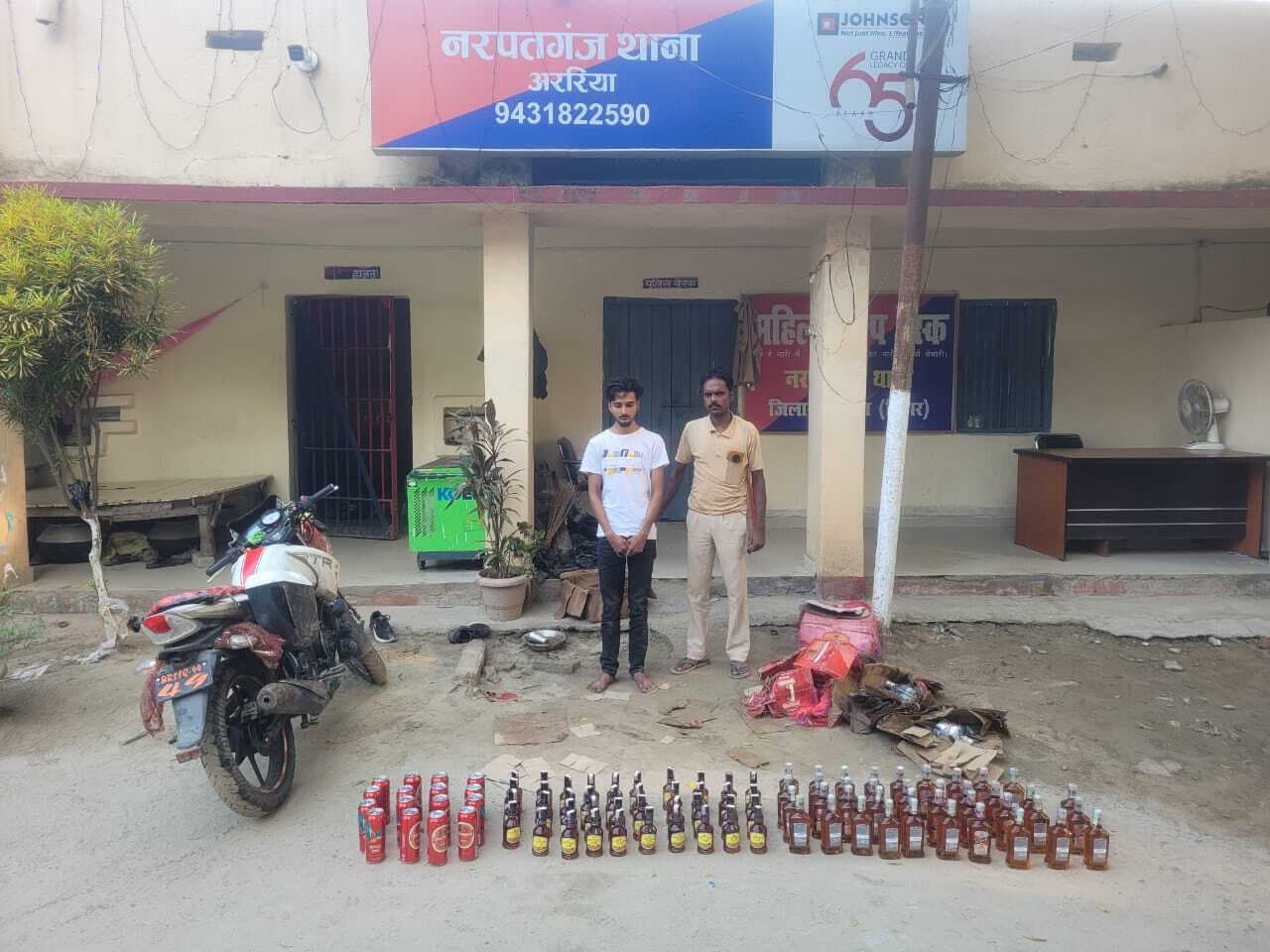 शराब माफिया को पुलिस ने दबोचा