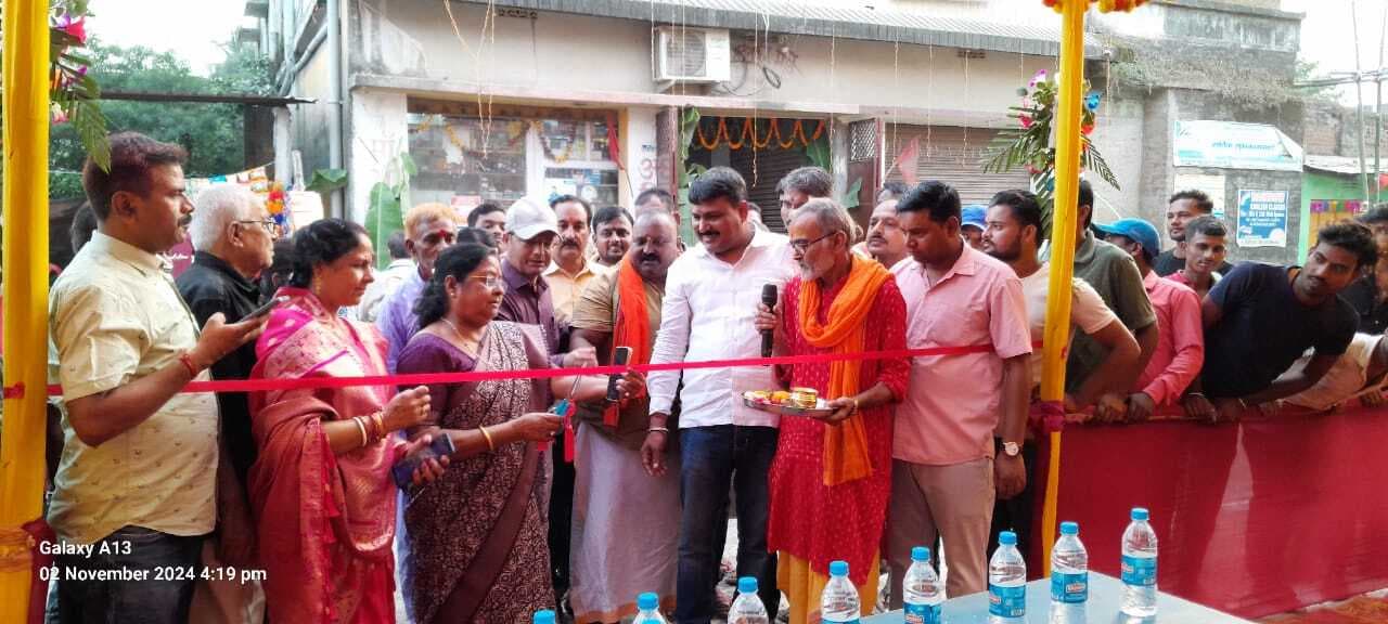 मुख्य व उप मुख्य पार्षद ने छठ पूजा कार्यालय का किया शुभारंभ