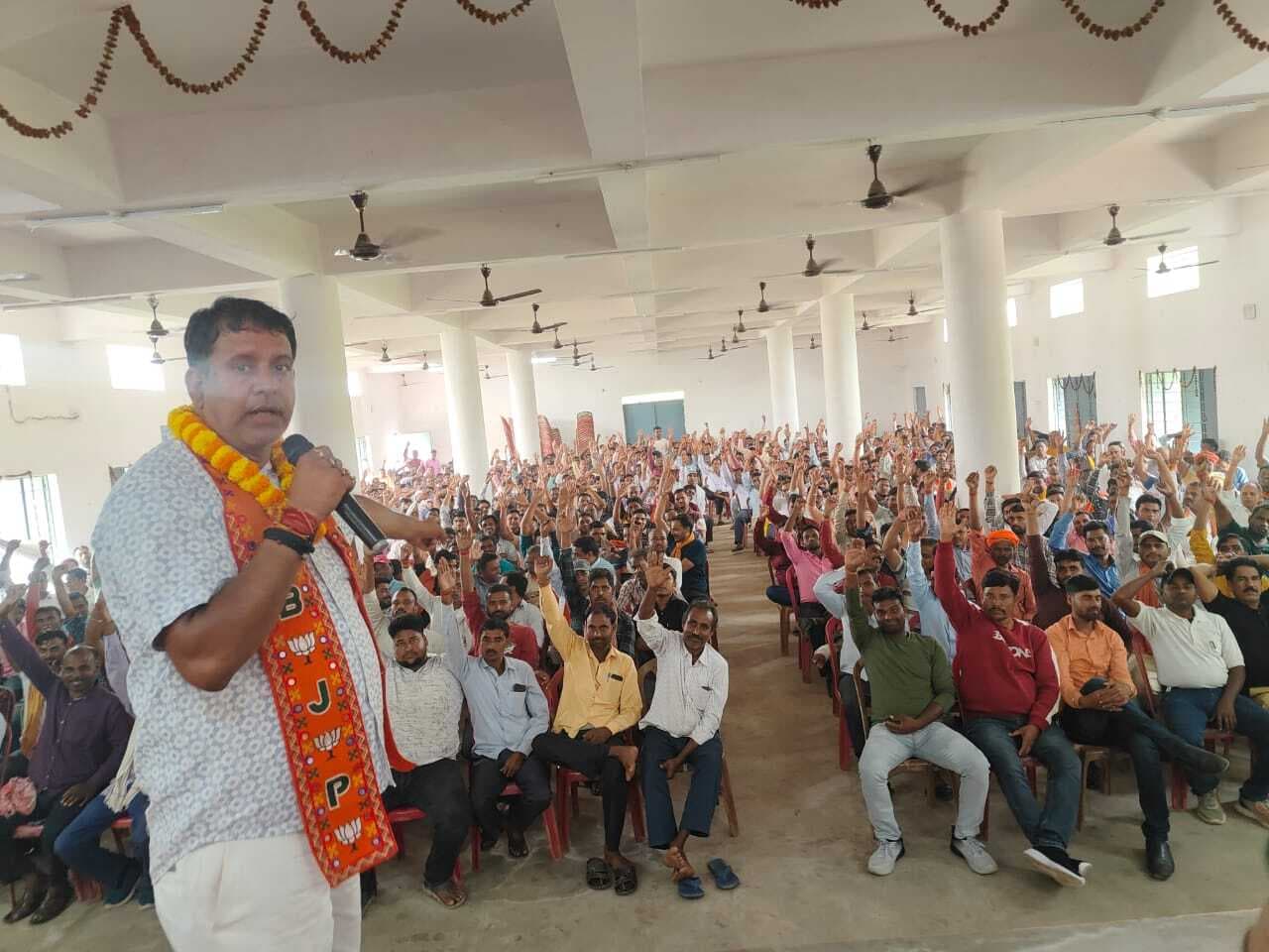 विपक्षियों को नहीं दिख रहा सारठ का विकास: रणधीर सिंह