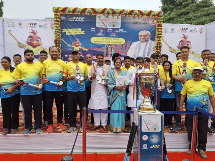 शहर के पटेल में हुआ ट्रॉफी गौरव यात्रा का भव्य स्वागत