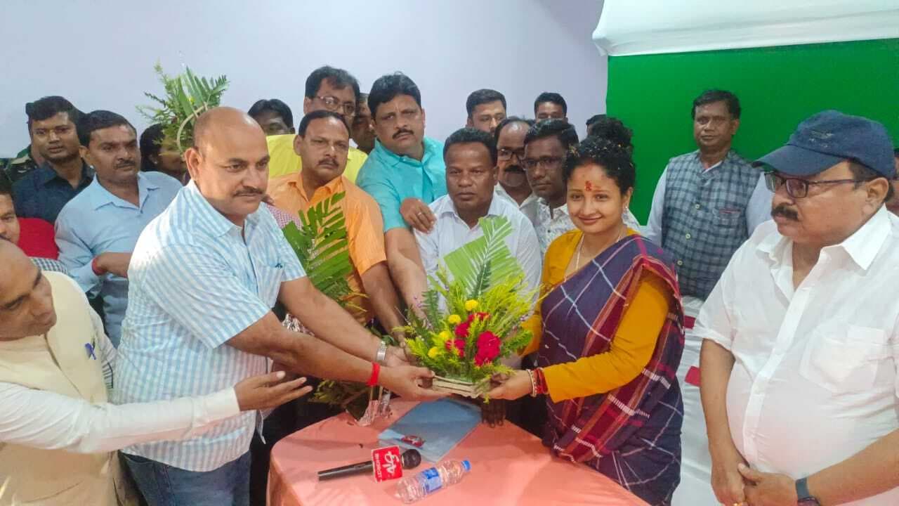 Giridih News : हेमंत सरकार ने विकास कार्यों के साथ महिलाओं का सम्मान किया : कल्पना