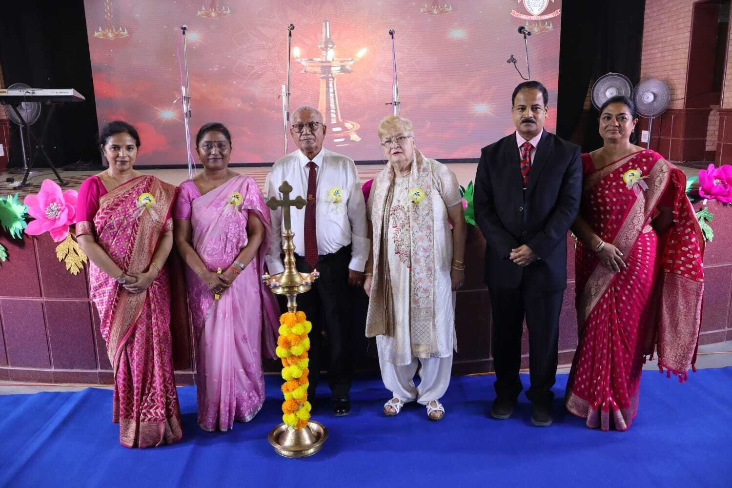 कैंपस : संत कैरेंस हाइस्कूल : एलुमनाइ मीट में दोस्तों से मिलकर खिले चेहरे, स्कूल में बिताये पलों को किया याद