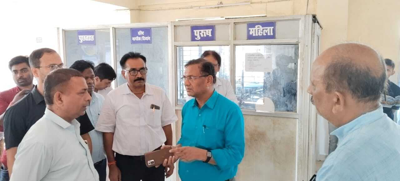 Darbhanga News: सीएस के निरीक्षण में ड्यूटी से गायब मिले नौ चिकित्सक