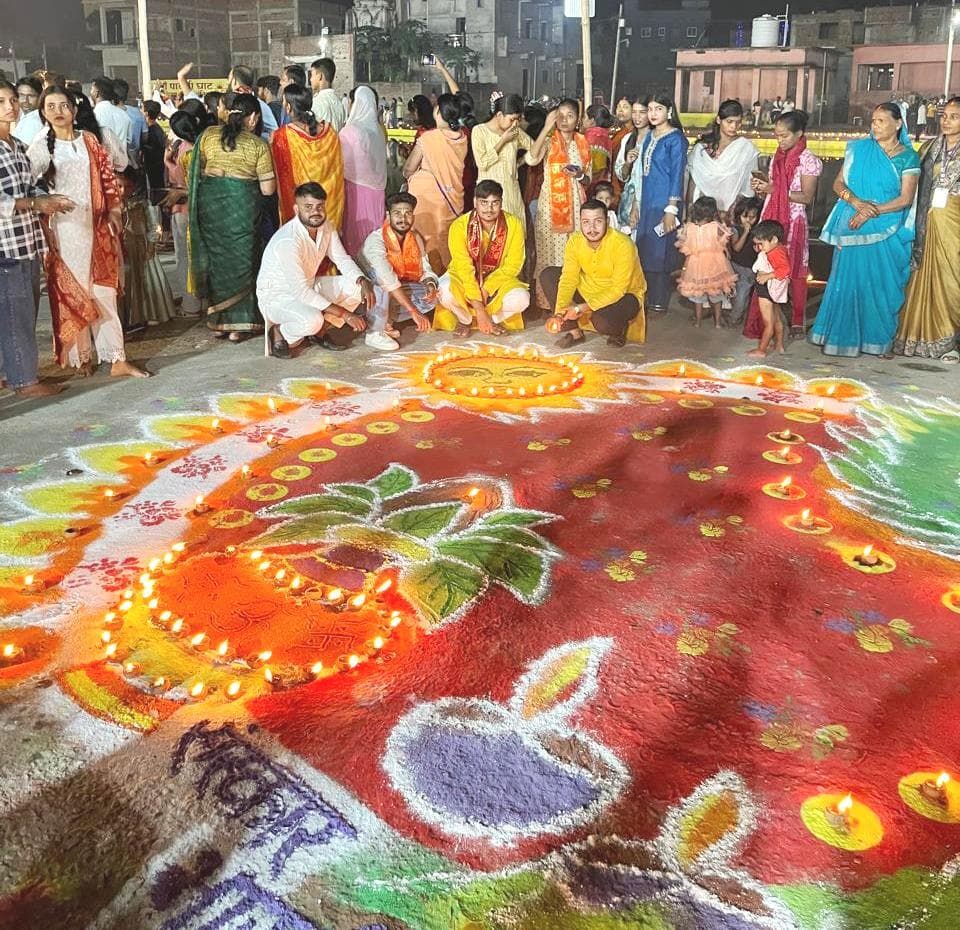 Aurangabad News : दीपो से जगमग हुआ छठ घाट