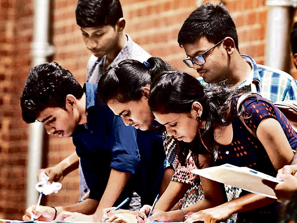 education news ranchi : इस माह खत्म हो जायेगा 10वीं-12वीं का कोर्स, दिसंबर से शुरू होंगी प्री-बोर्ड परीक्षाएं