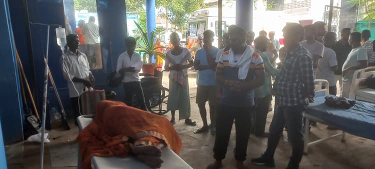 दो अलग-अलग जगहों पर सड़क दुर्घटना में चार लोग जख्मी, दो रेफर