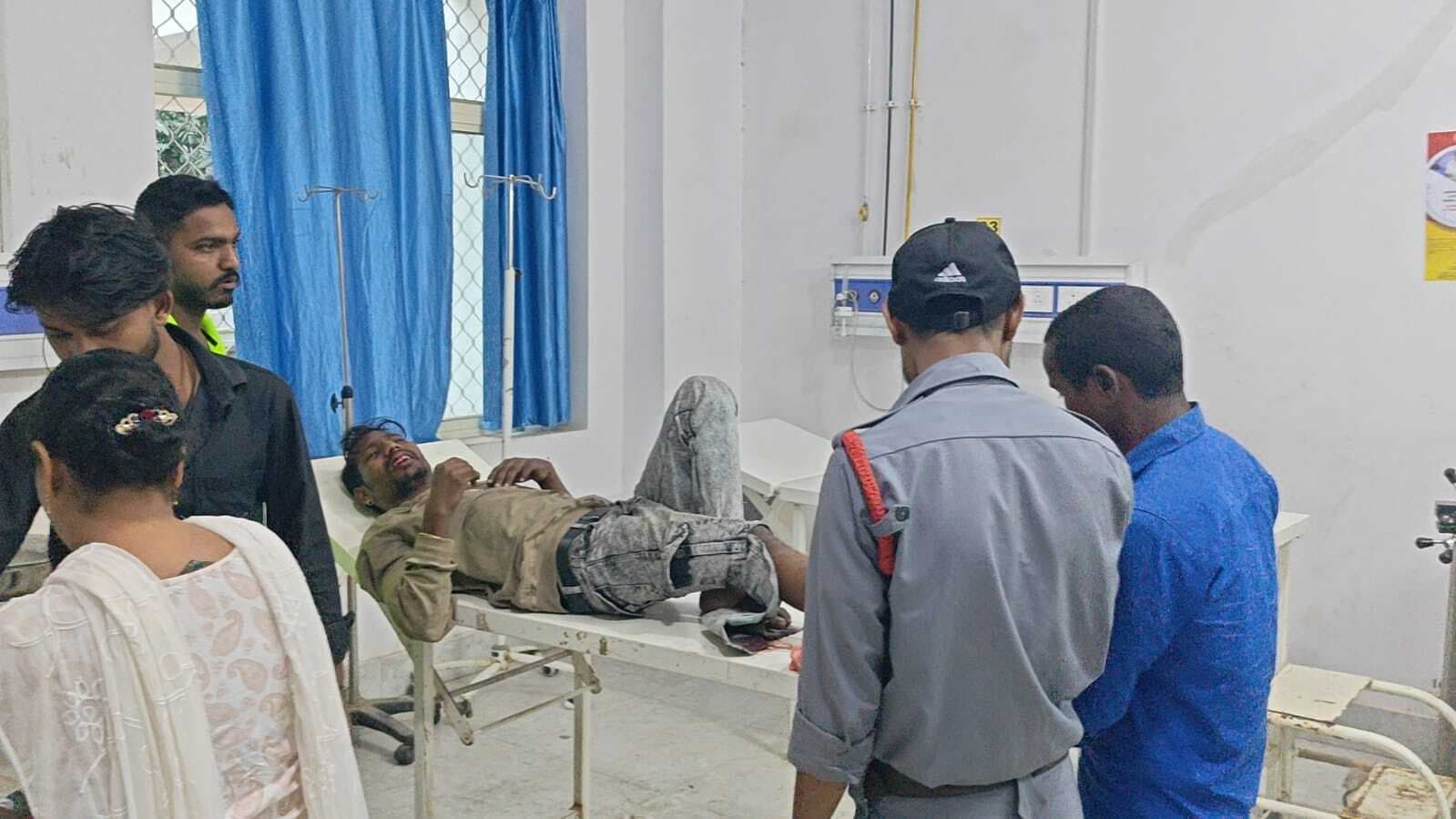 सड़क हादसे में दो जख्मी, अस्पताल में भर्ती