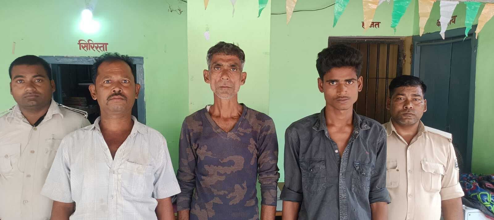 बड़ी मात्रा में अंग्रेजी शराब व चुलाई शराब बरामद, एक तस्कर व एक वारंटी गिरफ्तार