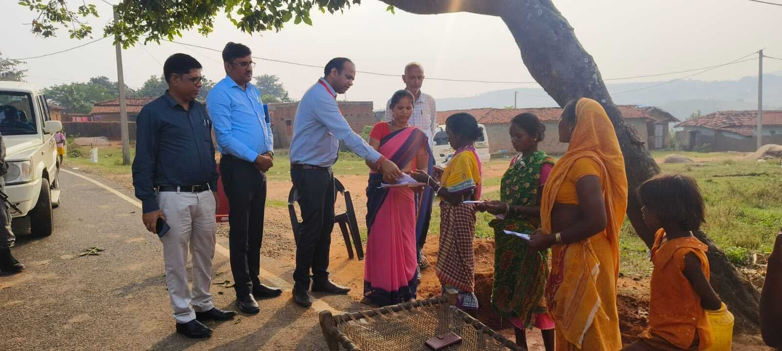 मतदाता सूचना पर्ची अविलंब करें वितरित : एसडीओ