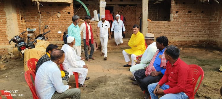 एमएलसी विजय सिंह ने सुनी लोगों की समस्या