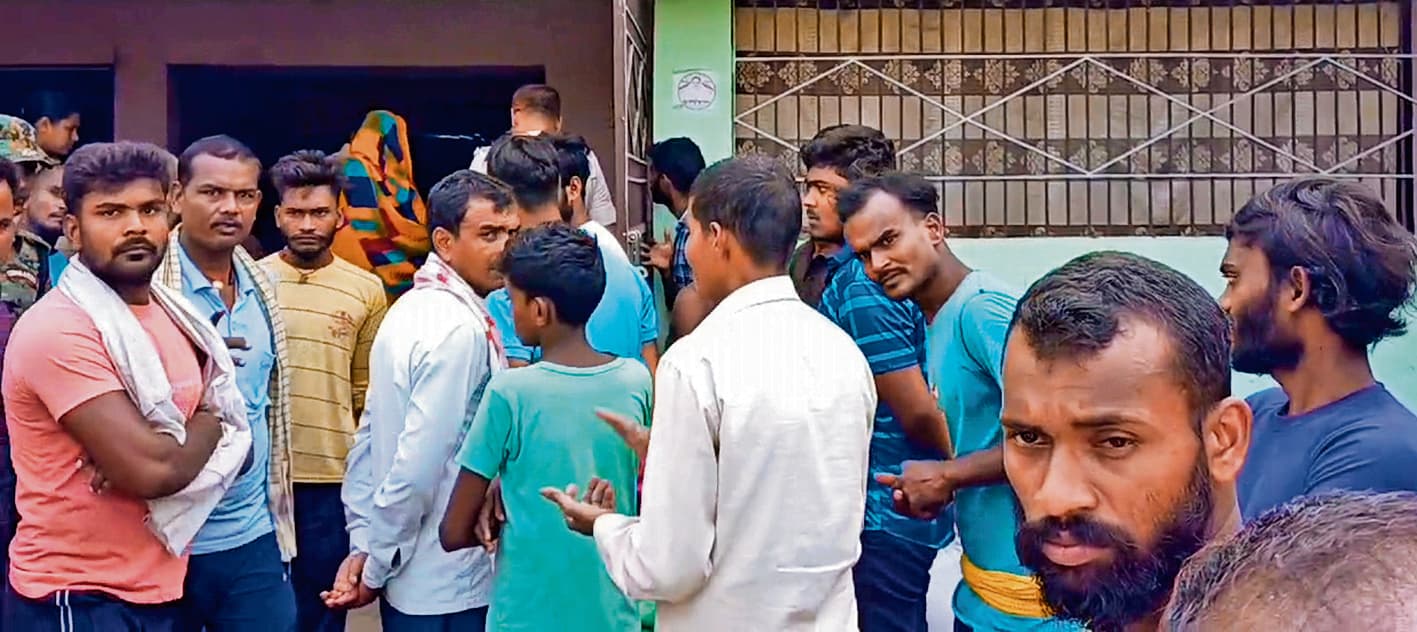 Chhapra News : नहाय-खाय के लिए दही लाने गये युवक की बाइक के धक्के से मौत