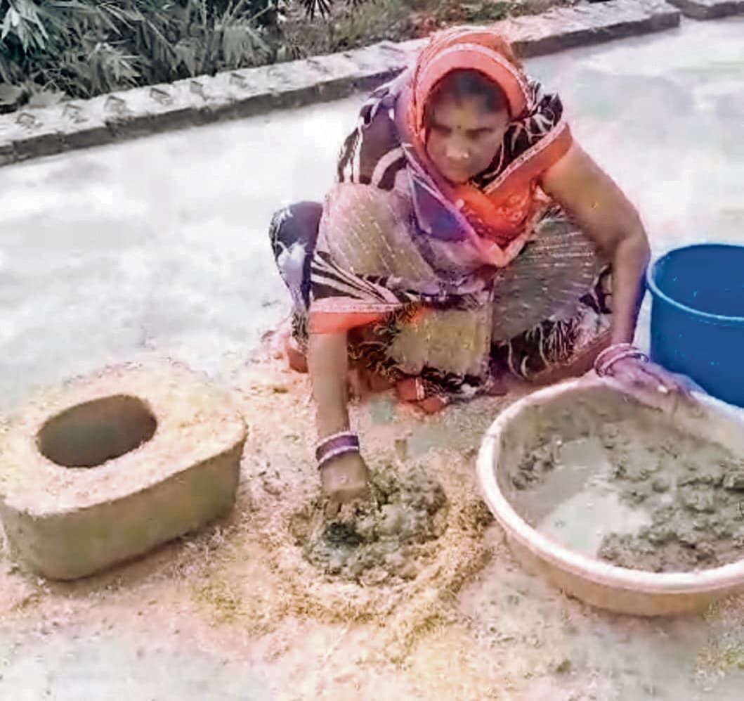 Chhapra News : नगरा की नजमा खातून 18 साल से कर रही हैं छठ महापर्व