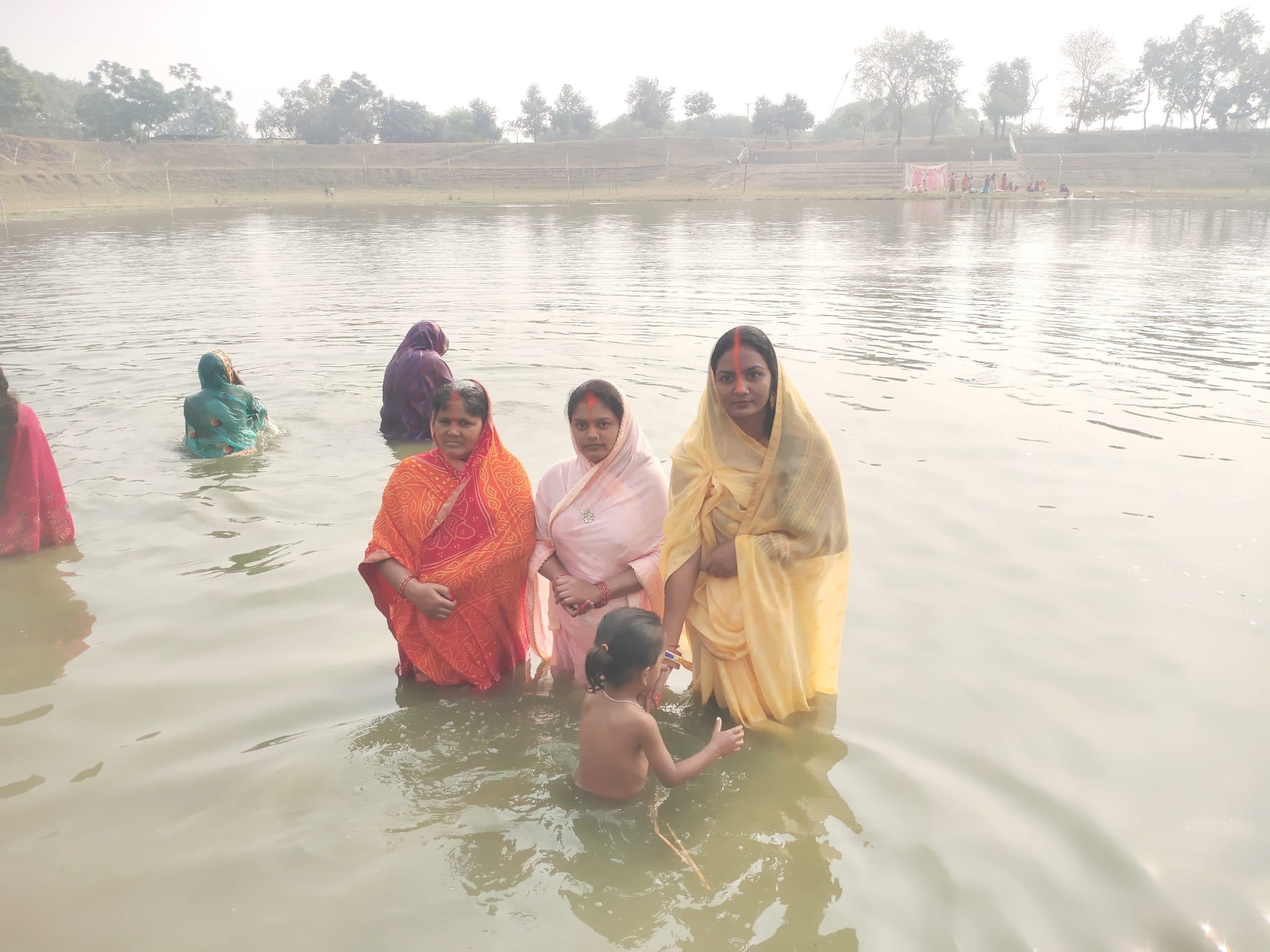 Aurangabad News : सूप, डाला व नारियल से सजा बाजार