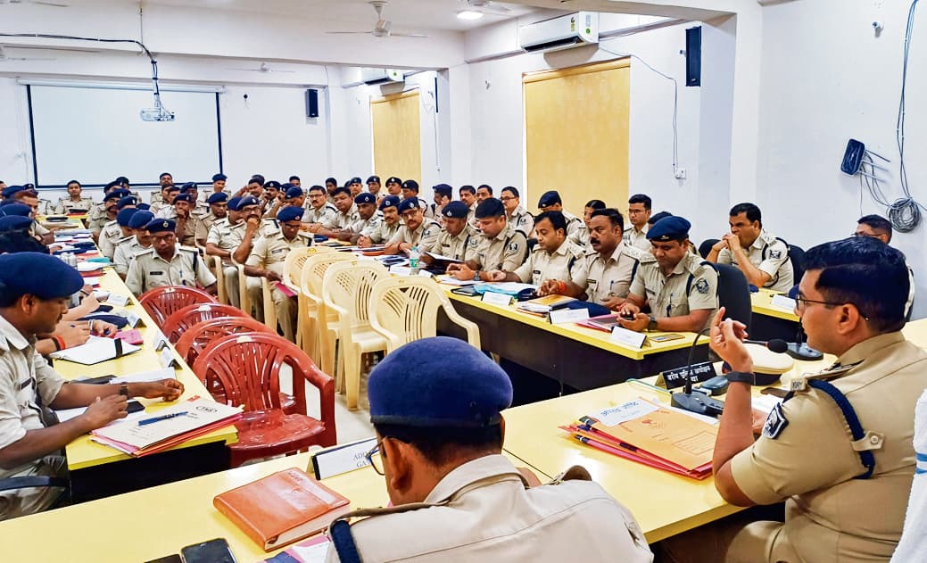 Gaya News : लगातार पैट्रोलिंग और 24 घंटे अलर्ट मोड में रहने का टास्क