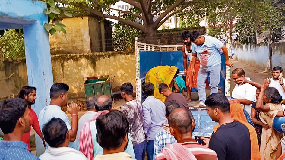 Hajipur News : सड़क हादसे में पीएचइडी के कर्मचारी की गयी जान