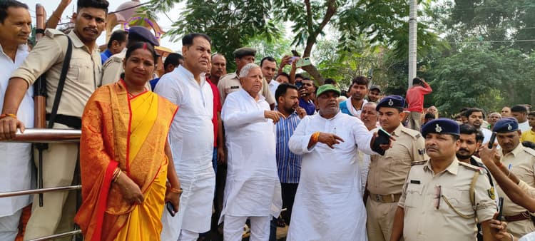 लालू प्रसाद व मीसा भारती ने फुलवारी व दुल्हिनबाजार के घाटों का लिया जायजा
