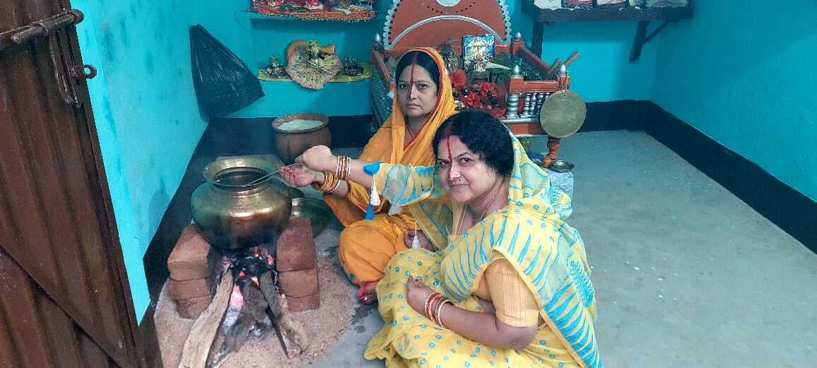 अस्ताचलगामी भगवान सूर्य को अर्घ आज