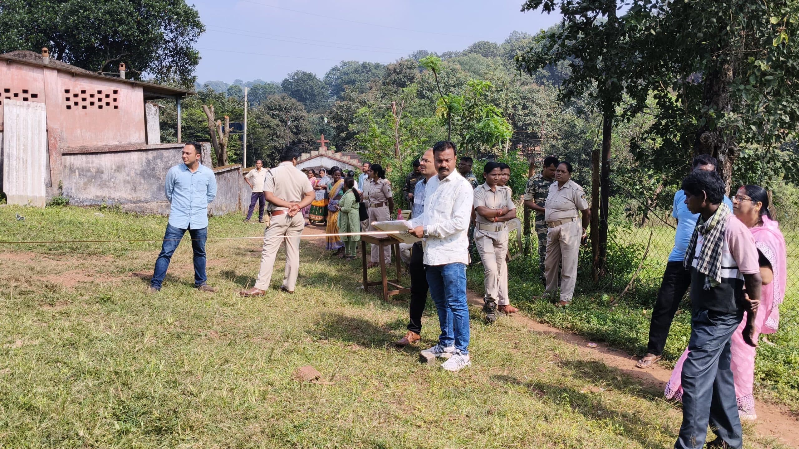 Rourkela News: बाह्मबा गांव के प्राथमिक स्कूल को प्रशासन ने कब्जा मुक्त कराया, आज से होगी पढ़ाई