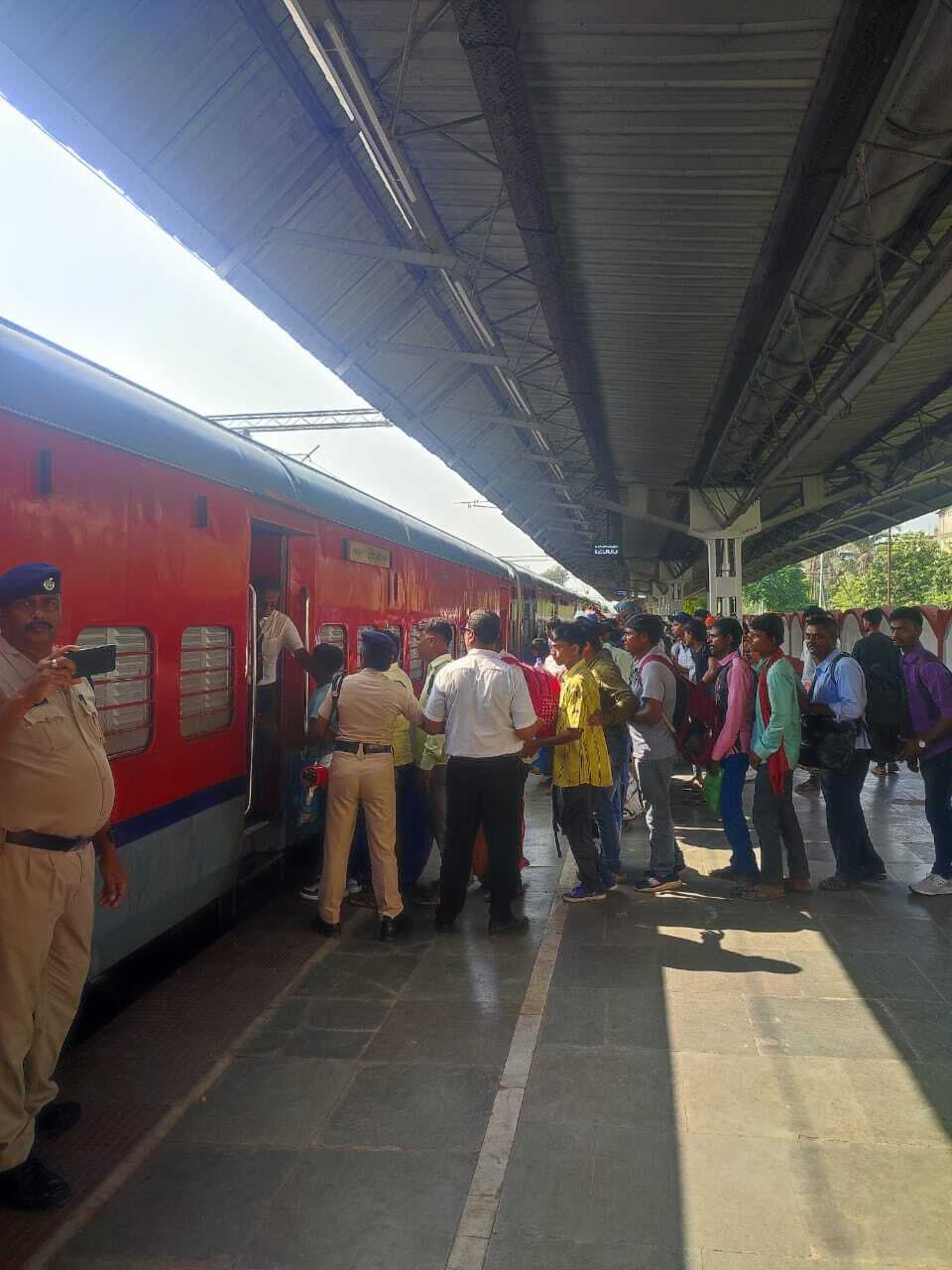 त्योहारी सीजन के दौरान रेलवे ने रिकॉर्ड उपलब्धि की हासिल, 7.5 करोड़ यात्री ने की यात्रा