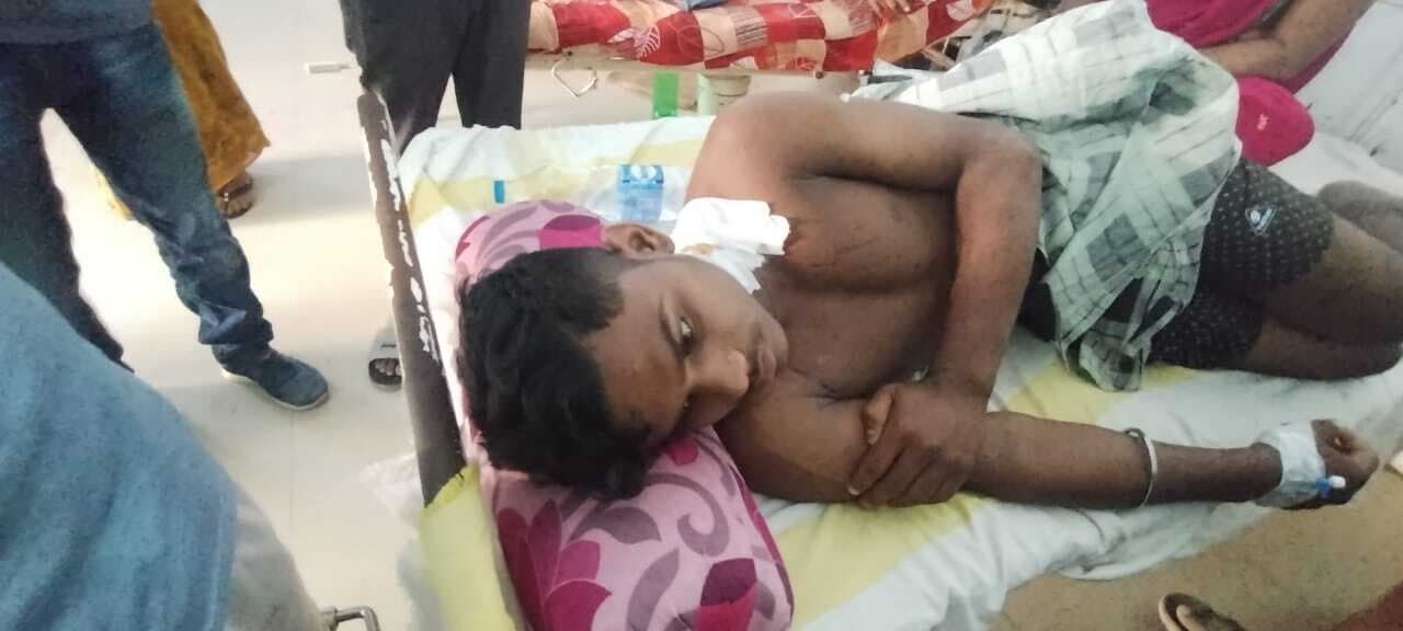 छठ घाट की सफाई के दौरान युवक को घोंपा चाकू, घायल