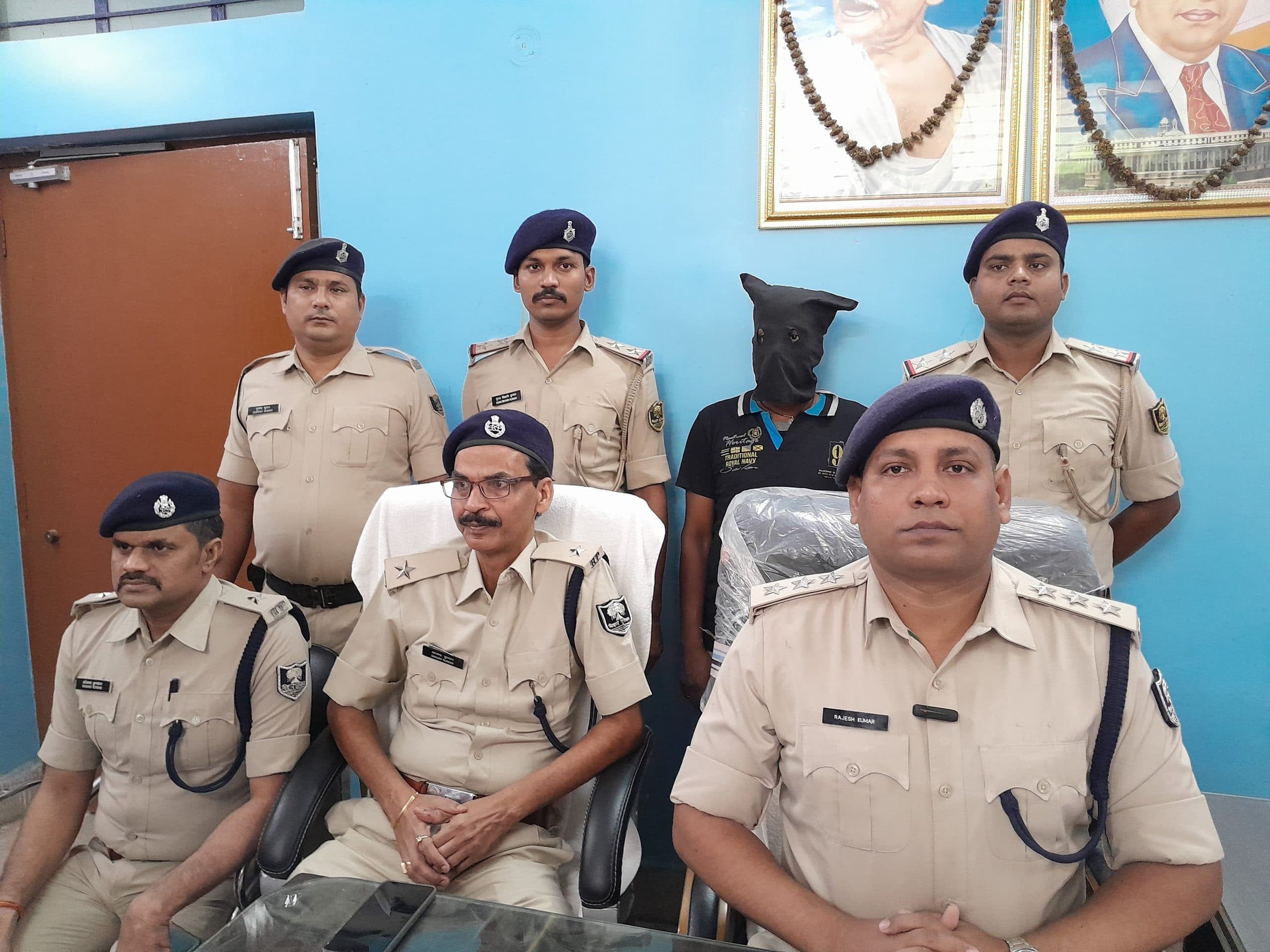 टुनटुन सिंह हत्याकांड के मुख्य आरोपित पत्नी के साथ गिरफ्तार