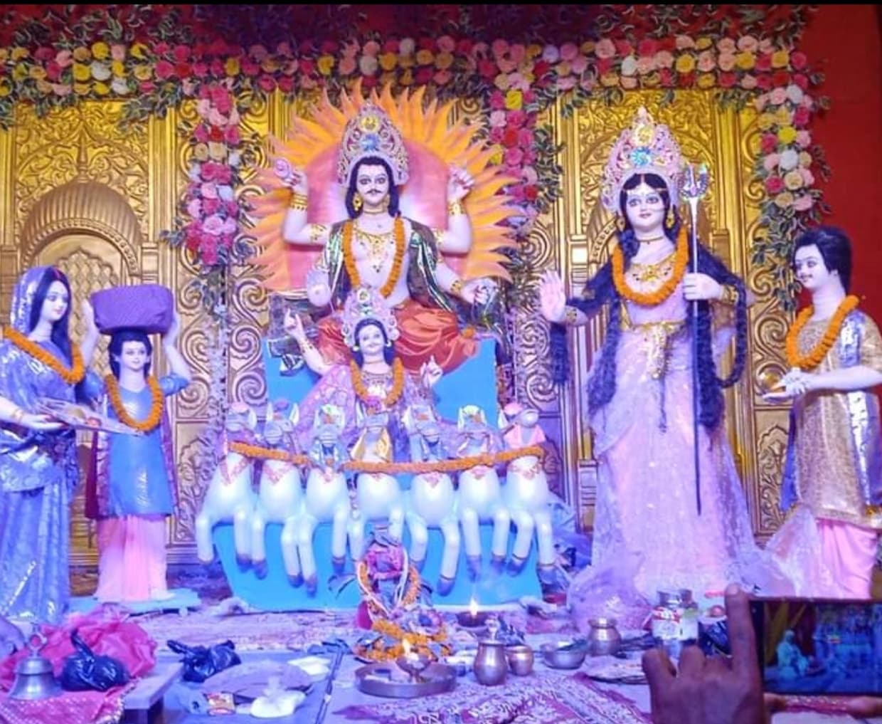 भगवान सूर्यदेव के दर्शन के लिए उमड़े श्रद्धालु, लगा मेला