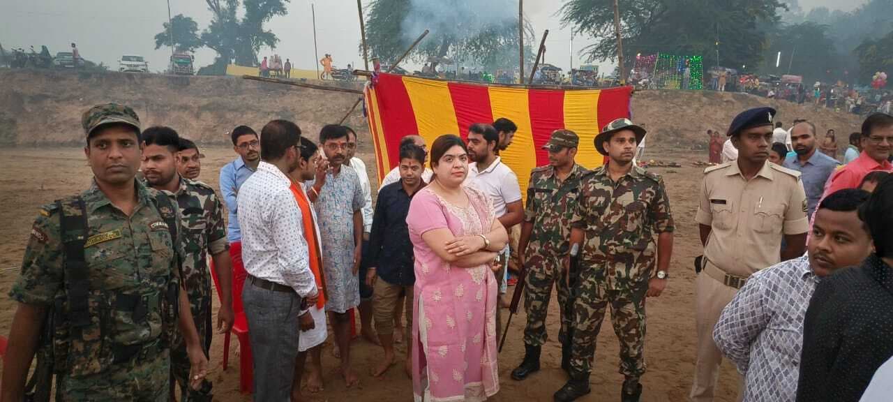 डीएम ने विभिन्न छठ घाटों का लिया जायजा