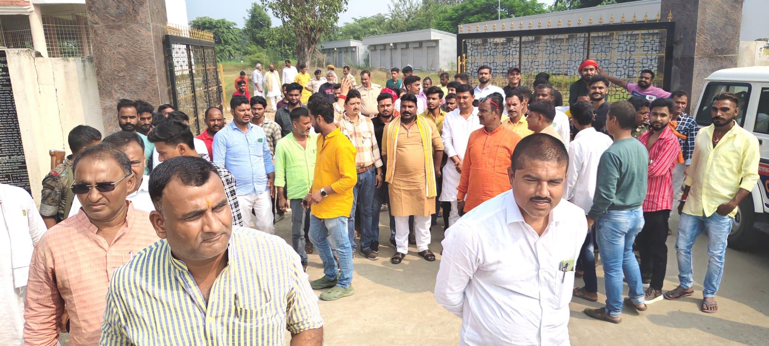 Aurangabad News : प्रतिमा को लेकर गहराया विवाद