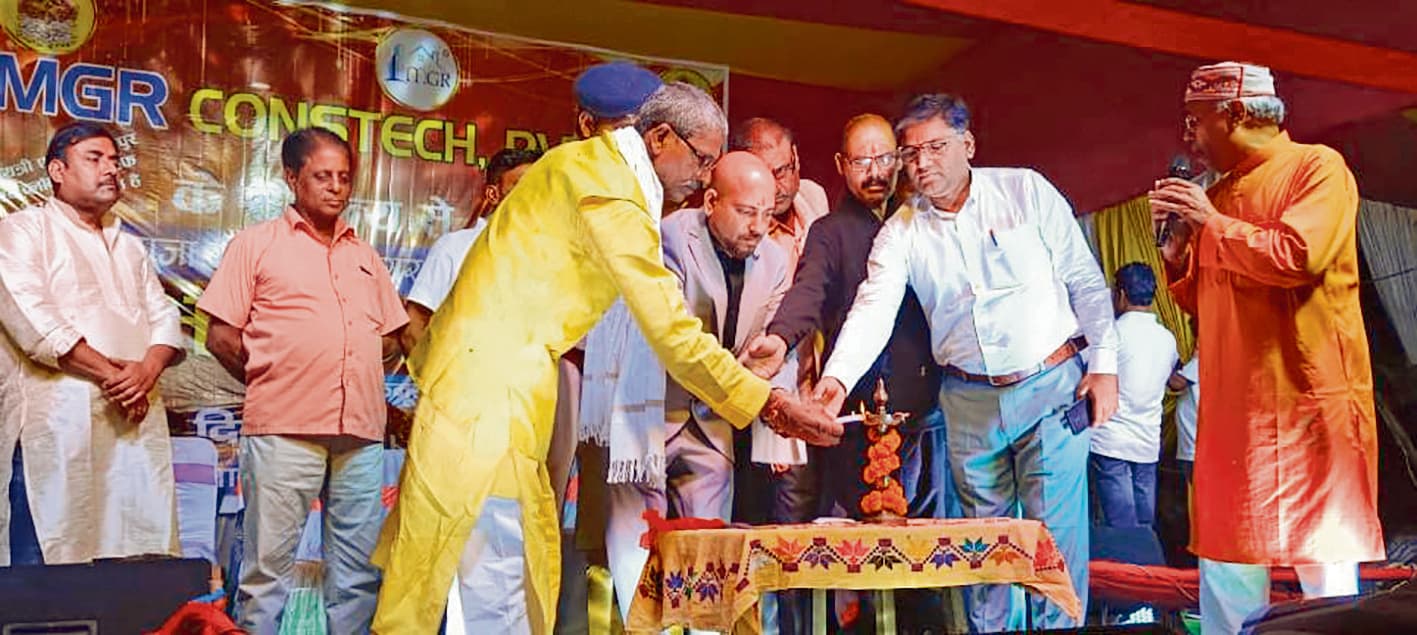 saran news. देवी जागरण में देर रात तक भक्तिरस में गोते लगाते दिखे दर्शक