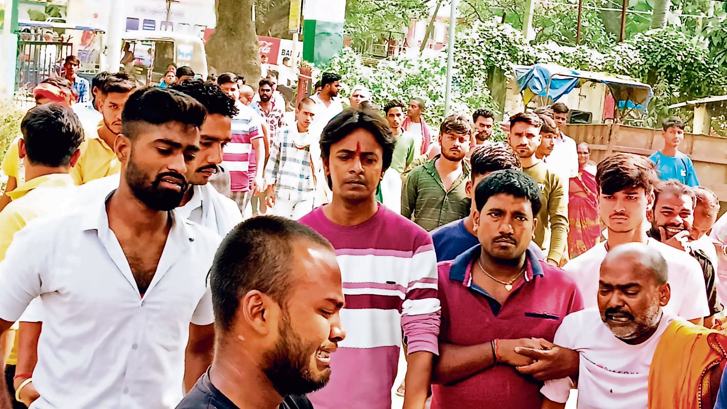 Gaya News : बेलागंज में सड़क हादसे में तीन की हुई मौत, दो गंभीर