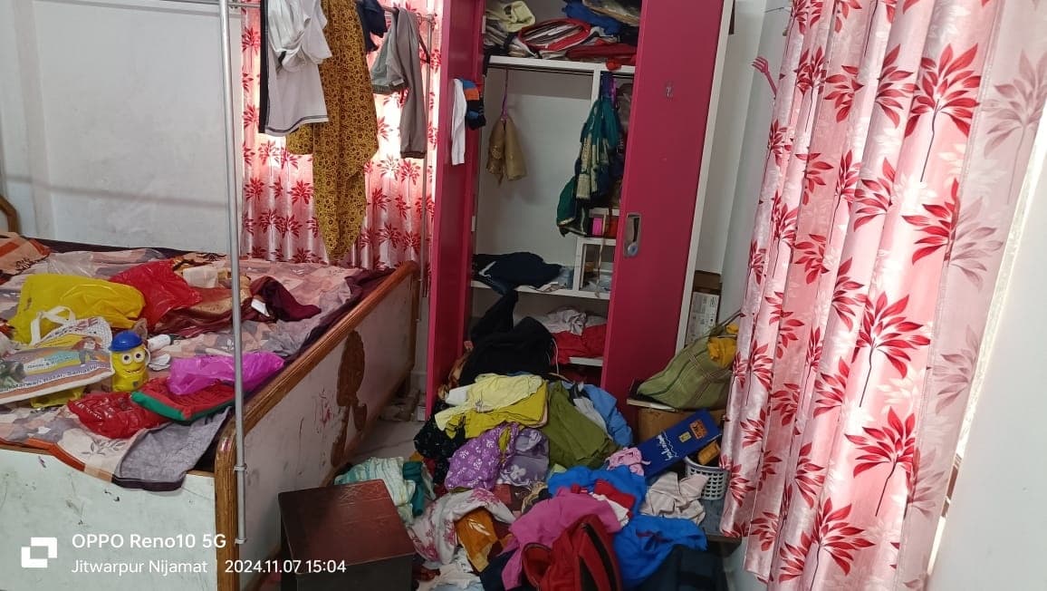 रेलकर्मी के मकान में ताला तोड़कर 25 लाख रुपये मूल्य के स्वर्ण आभूषण व कई कीमती सामान चोरी