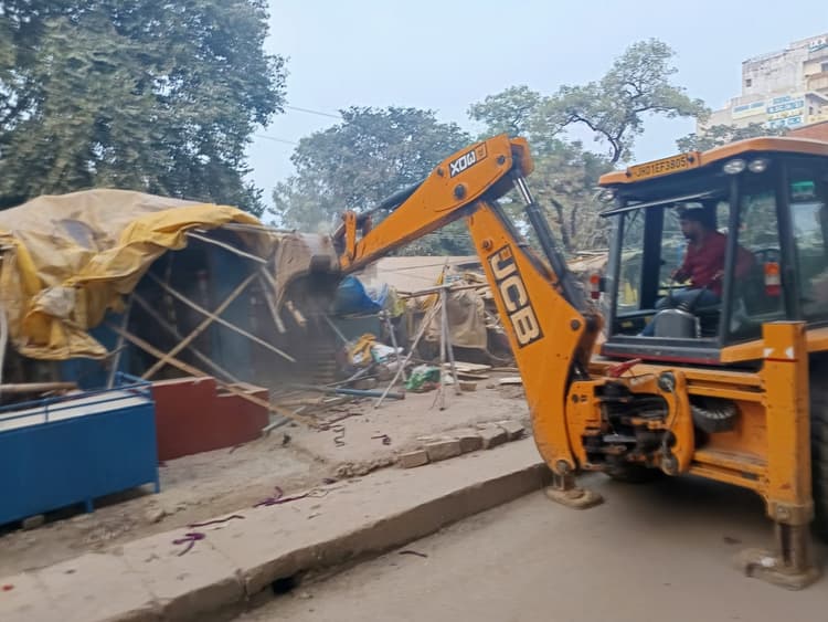 पीएम के आगमन को लेकर हटाया गया अतिक्रमण