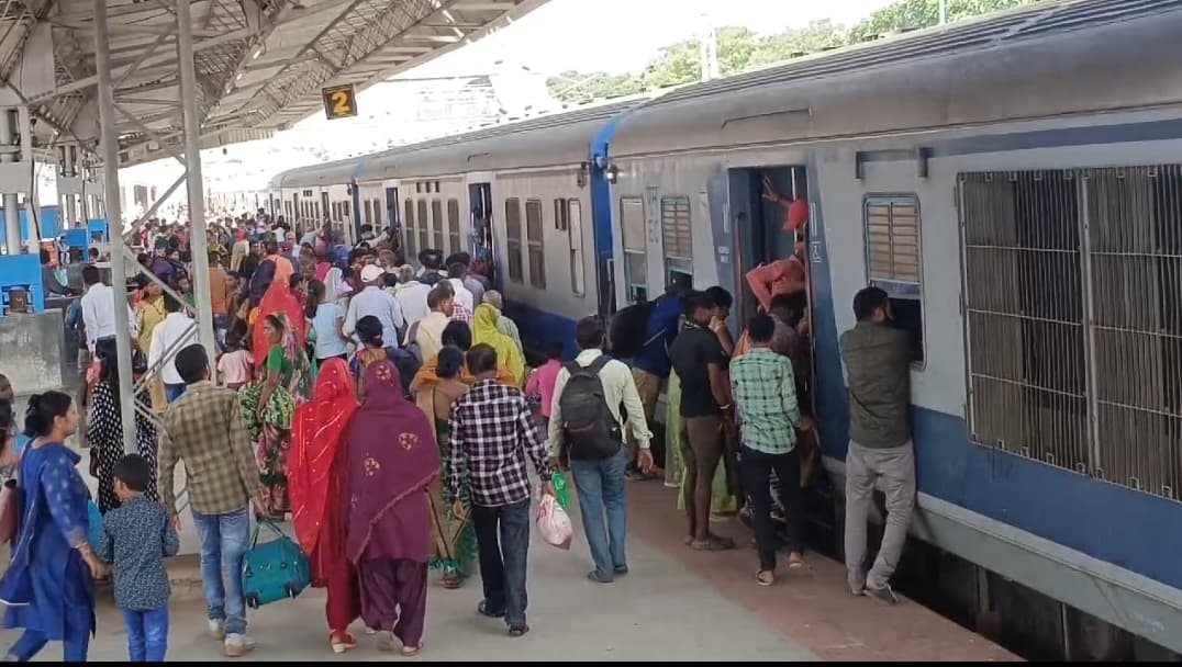 फारबिसगंज तक हो सहरसा ललित ग्राम ट्रेन का विस्तार