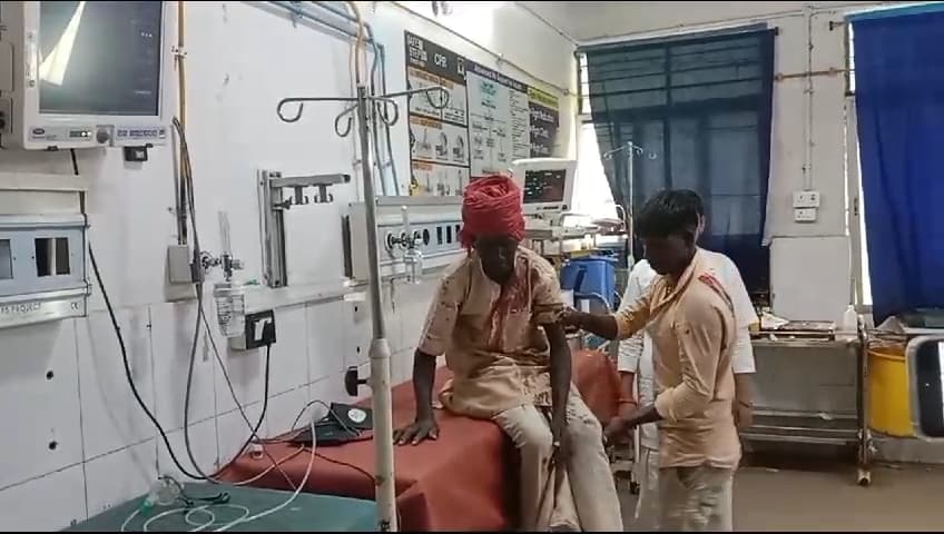 भूमि विवाद में पड़ोसियों ने दादा-पोते को पीटकर किया घायल