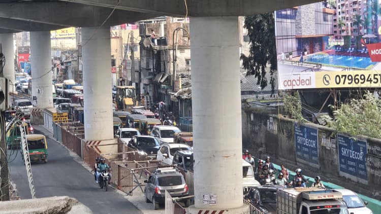 प्रधानमंत्री के कारकेड का किया गया रिहर्सल, सड़क जाम से परेशान रहे लोग