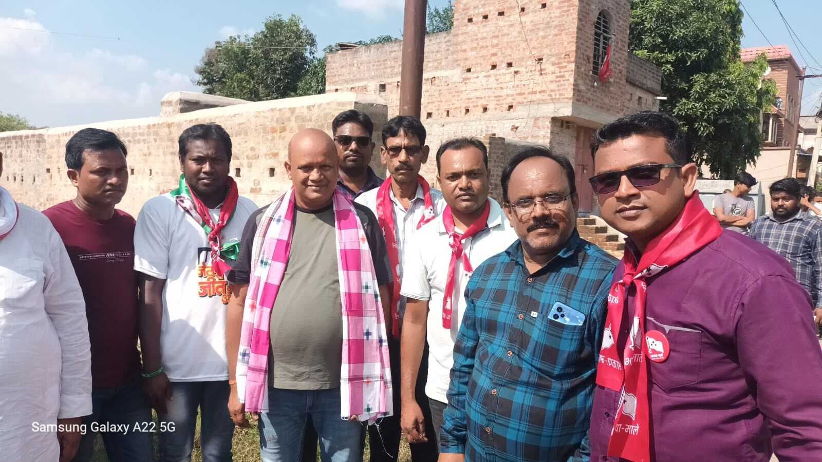 dhanbad news : निरसा में गरीबों की हर लड़ाई लाल झंडा ही लड़ता है : अरूप चटर्जी