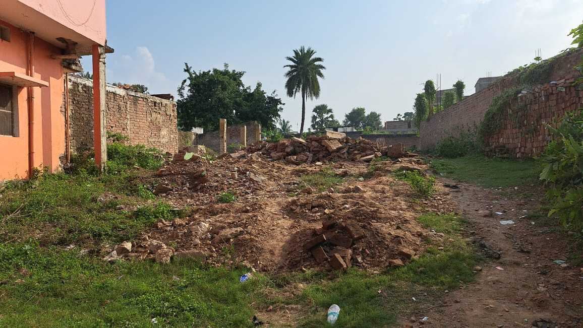 जमीन पर कब्जा को लेकर दो गुटों में गोलीबारी, हताहत नहीं