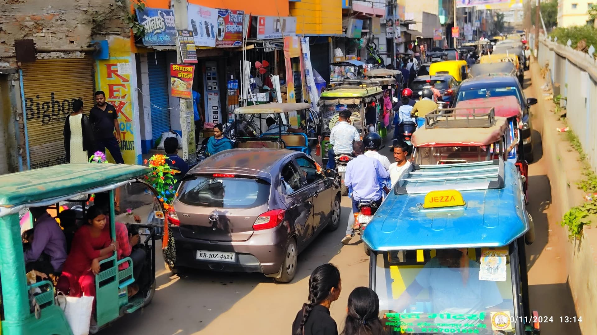स्टेशन चौक से जुबली बेल चौक तक एक घंटा का लगा रहा महाजाम, परेशान रहे लोग