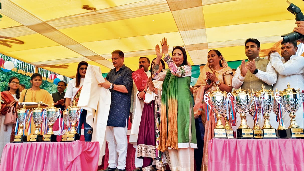 Chhapra News : अमनौर में आयोजित दो दिवसीय प्रधानमंत्री युवा ग्रामीण तैराकी प्रतियोगिता का हुआ समापन