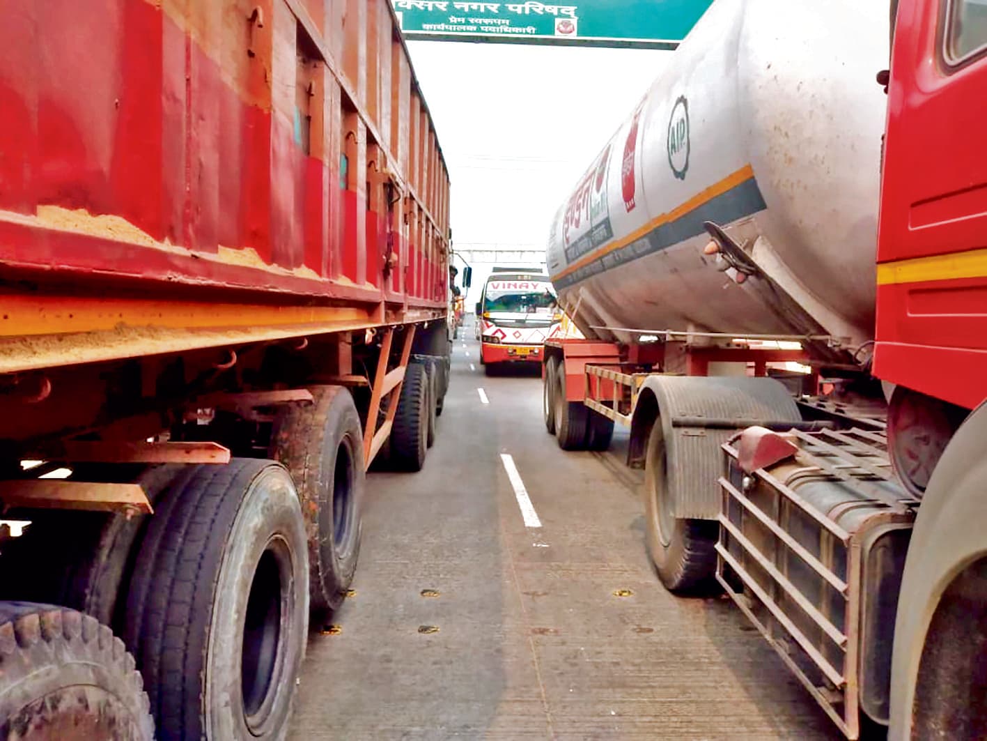 एनएच पर पड़री तक लगा रहा वाहनों का जाम