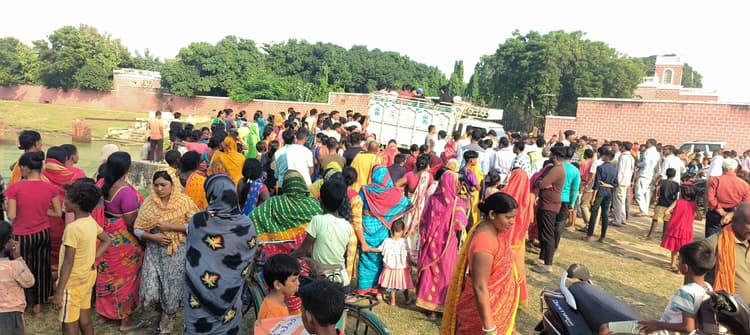 दो दिनों से लापता युवक का शव तालाब से बरामद