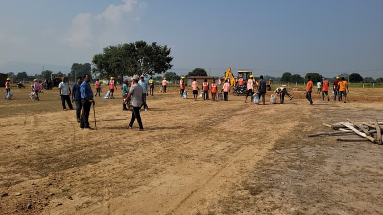 पीएम के आगमन को लेकर चलाया गया स्वच्छता अभियान