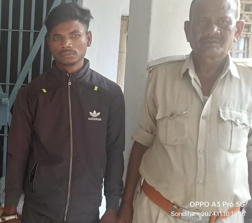 बिरवास में पांच लीटर देसी शराब के साथ दो तस्कर धराये