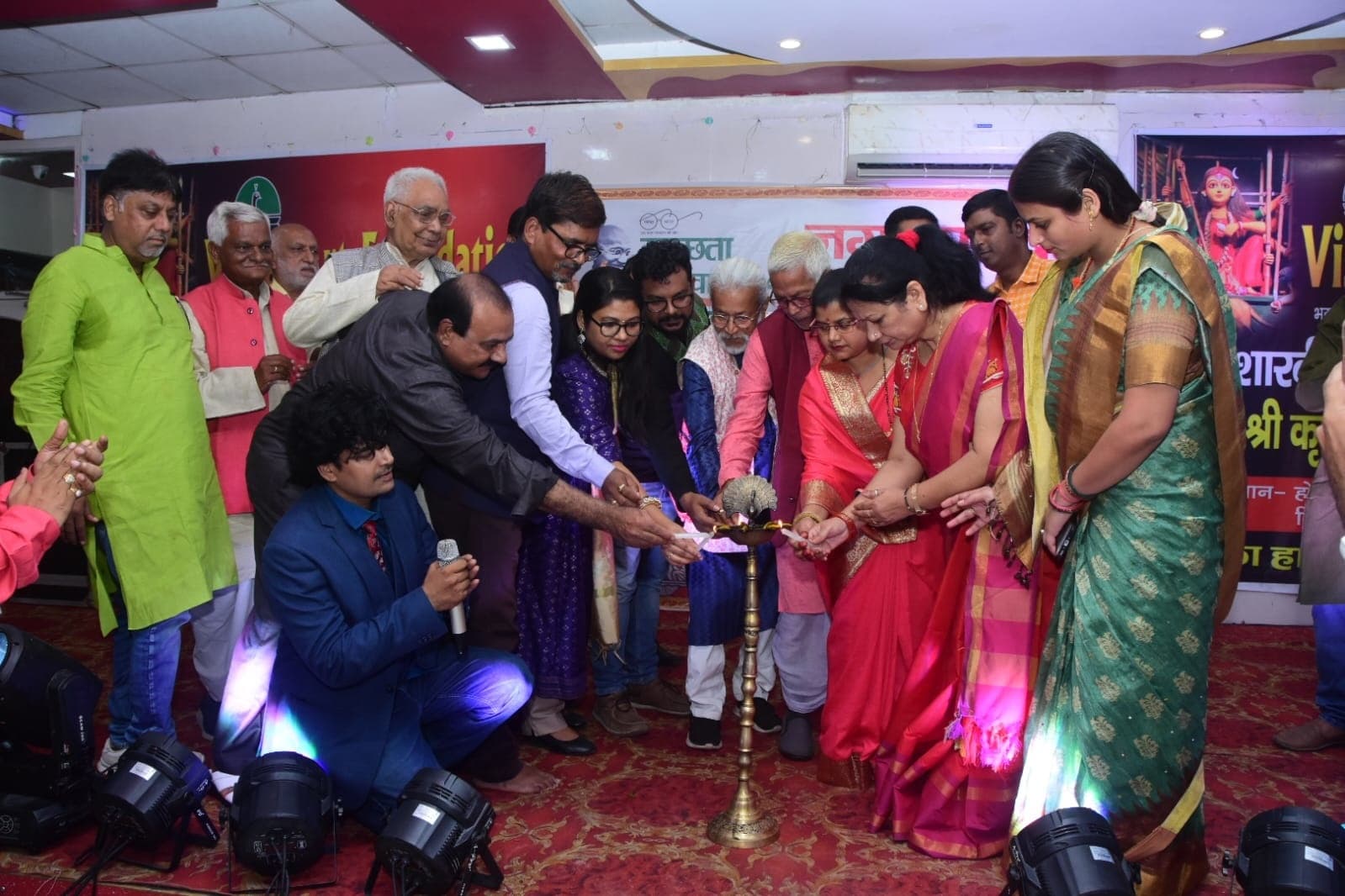पद्मश्री, चित्रकला, मूर्तिकला, कला, लेखन, फिल्म, नृत्य ,फैशन व संगीत से जुड़े कलाकार सम्मानित