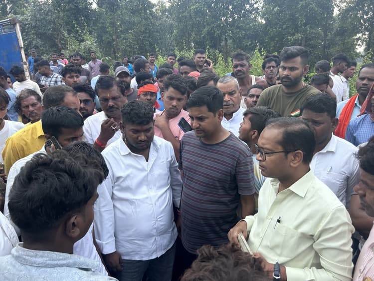 Giridih News: हाइवा की चपेट में आकर एक व्यक्ति की मौत, दो घायल