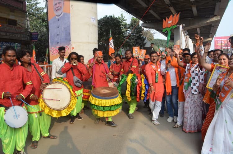 Ranchi News : गांव-देहात से भी मोदी को देखने पहुंचा लोगों का हुजूम