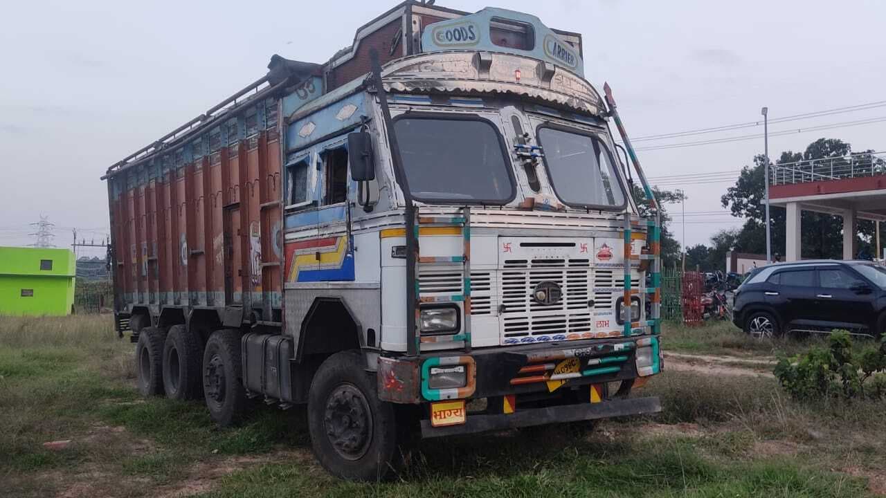 Dhanbad News: रास्ते में बेच दिया 15 लाख का पेंट, ट्रक मालिक व चालक गिरफ्तार