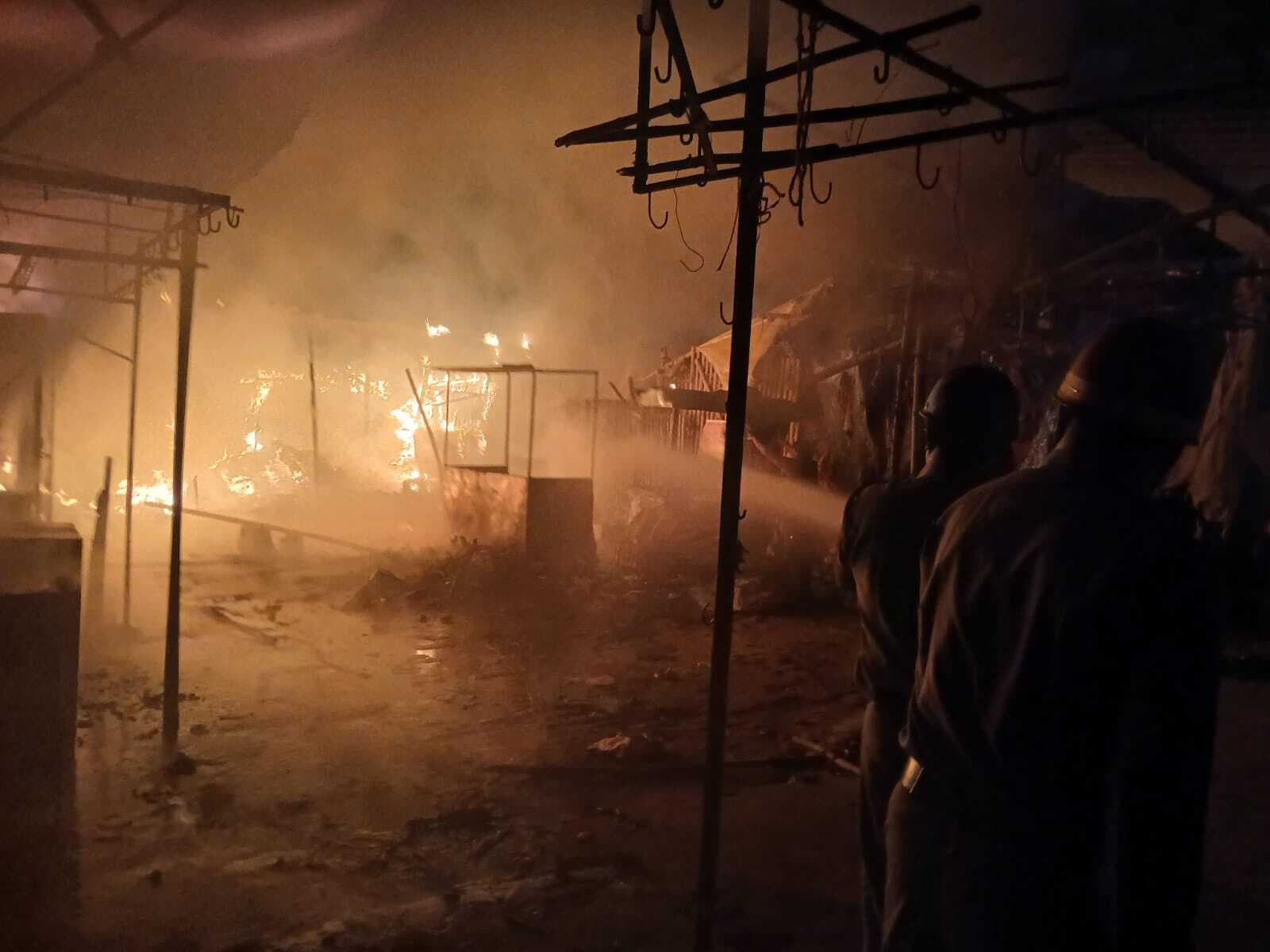 Jamshedpur News : सोनारी में अगलगी से दर्जनभर दुकानें हुई खाक, मची अफरा-तफरी